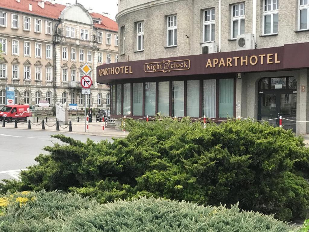 Night O'Clock Business Aparts Aparthotel Opole Exterior photo